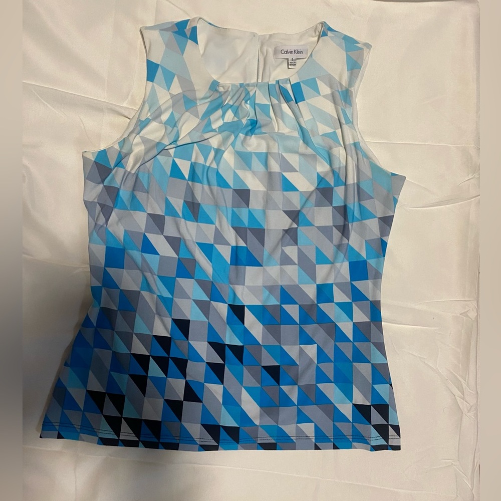Sleeveless casual blouse